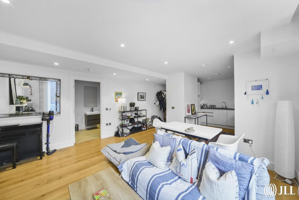Apartment in London, Plantation Wharf, Battersea - View 5