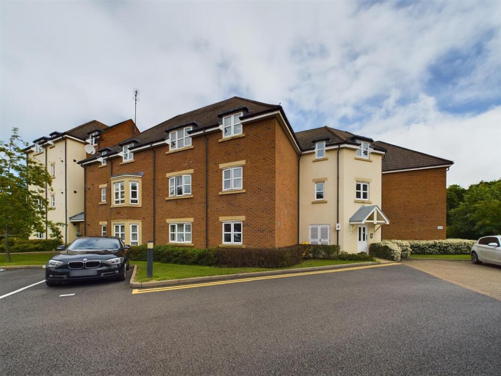 Main image of property: 41 Middlewood Close Solihull B91 2TZ