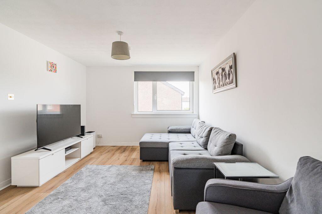 13 Craigievar Square, Edinburgh, EH12 8YP - View 2