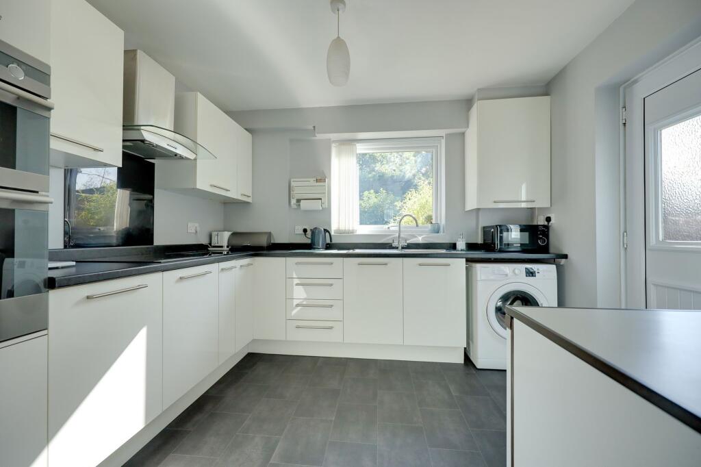 House in Redhill - View 4