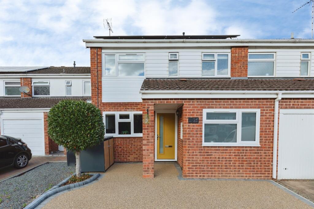 3-bed terraced on Deansway, Warwick, £350,000