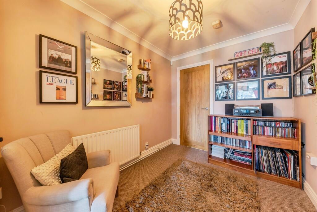 House in North Kesteven, Galley Hill, Sleaford - More