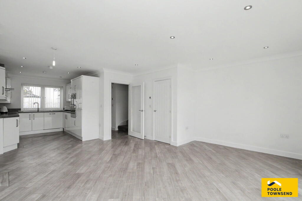 Spring Grove, Barrow-in-furness, LA14 5LU photo 4