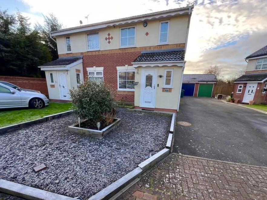 Main image of property: WEDGEWOOD Close, Coventry, CV2