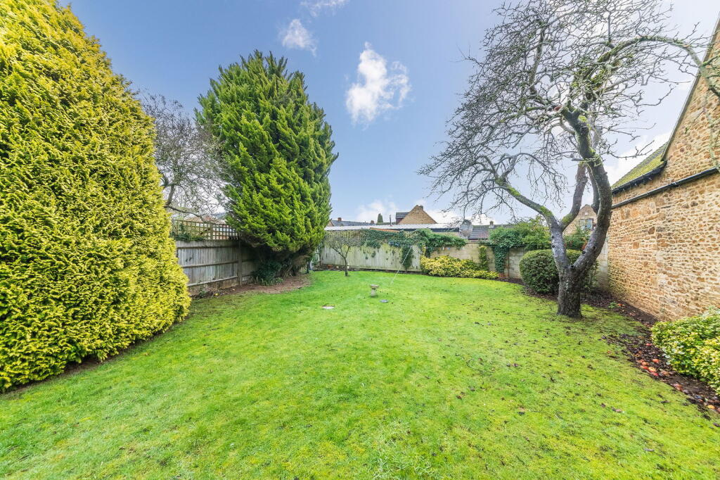 Salmons Lane, Middleton Cheney photo 2