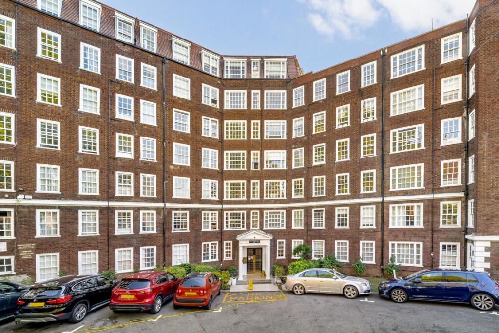 1-bed flat on Eton Rise, Eton College Road, £530,000