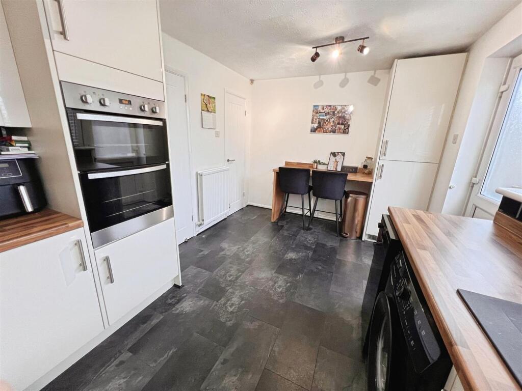 Cannam Close, Whetstone, Leicester photo 3