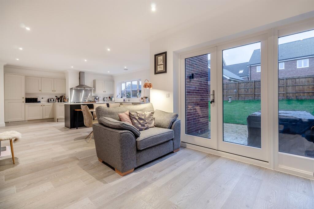 Bullen Road, Drayton, Norwich photo 4