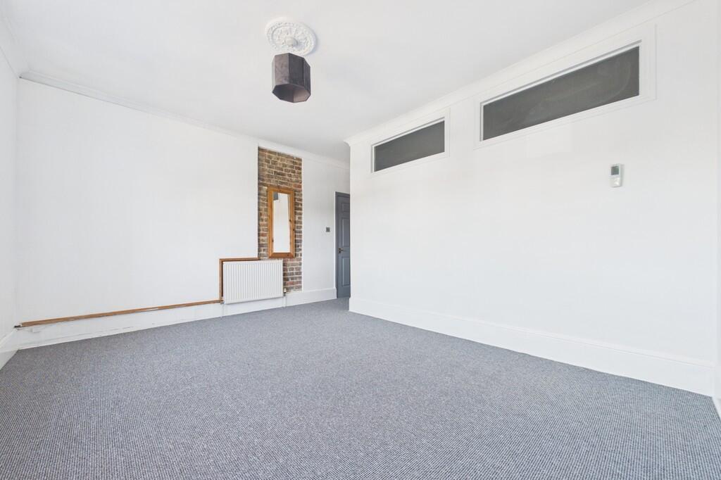 Apartment in Canterbury - More