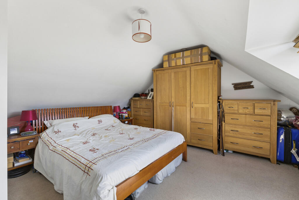 House in Hungerford, West Berkshire - More