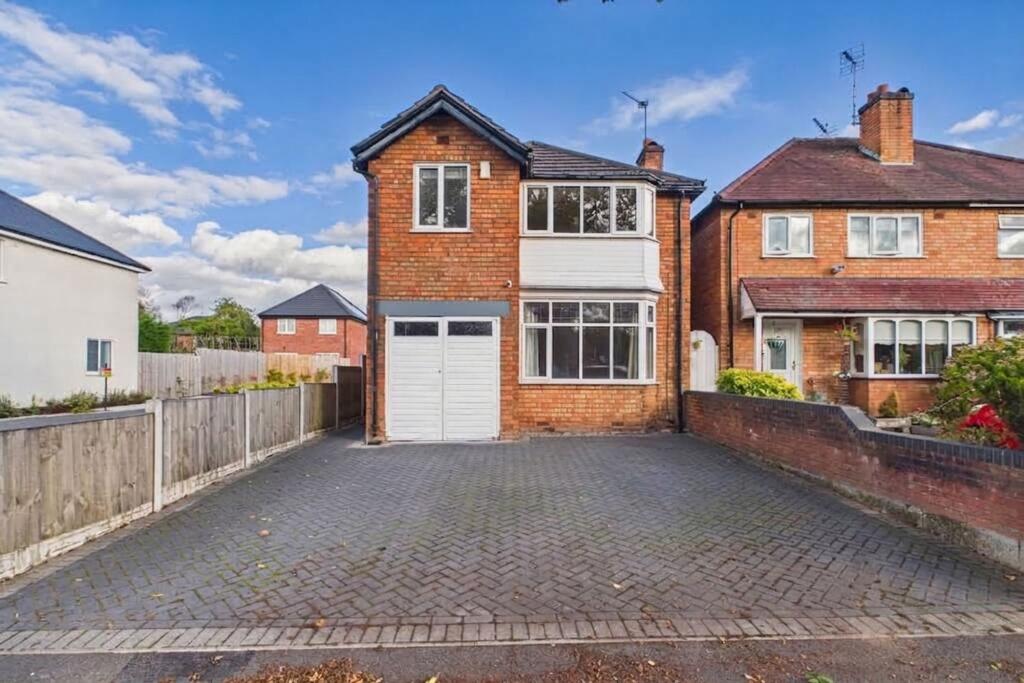 Main image of property: Baldwins Lane, Birmingham, B28