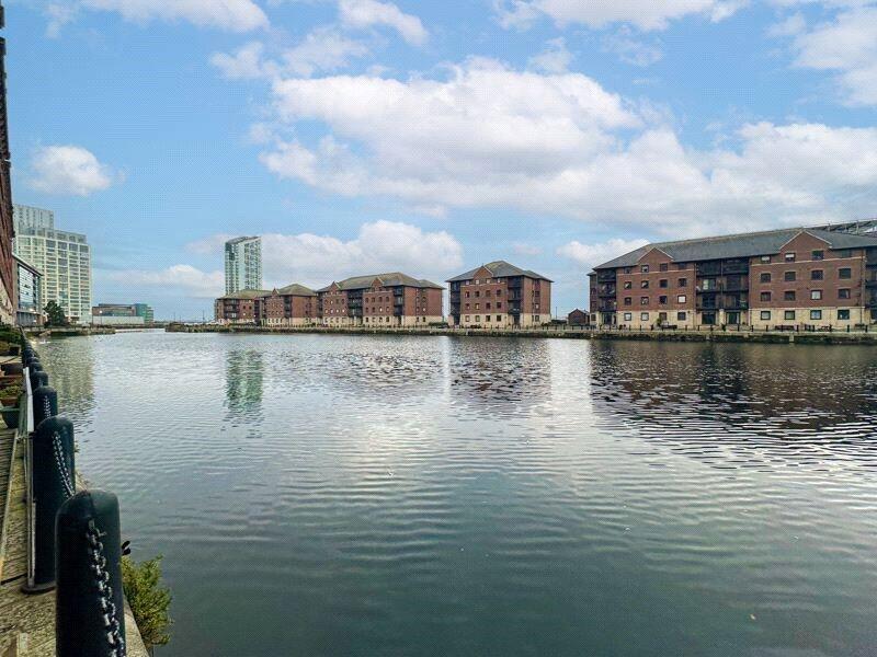 Apartment in Liverpool, Ten Streets, Vauxhall - View 2