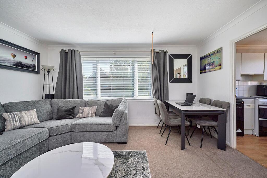 Apartment in East Hertfordshire, Thorley Park, Bishop's Stortford - More