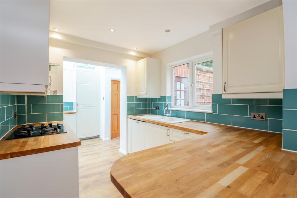 House in Horsham, Oakhill - View 5