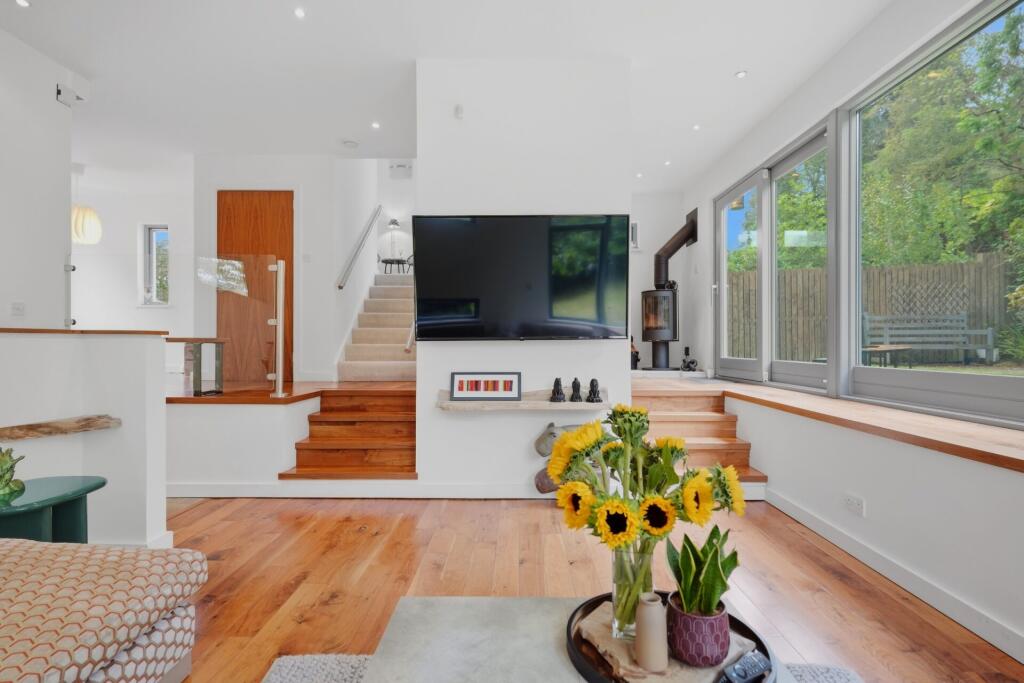104 Strathblane Road, Milngavie, Glasgow, G62 8HD photo 3
