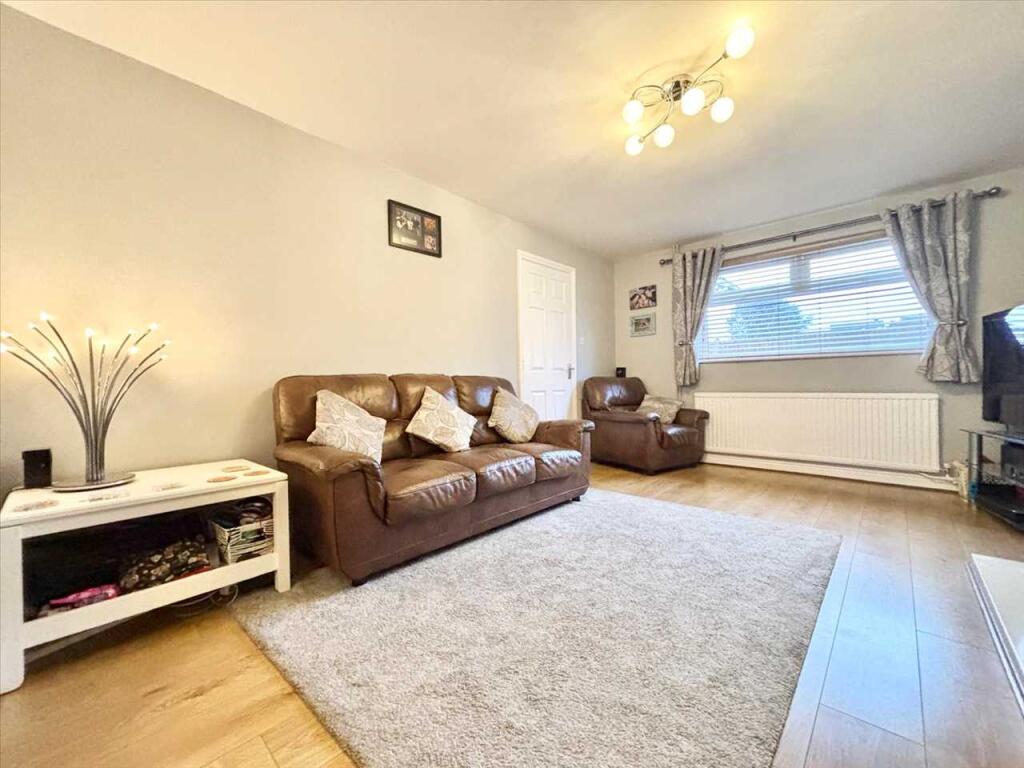 House in Mansfield, Nottinghamshire - View 4