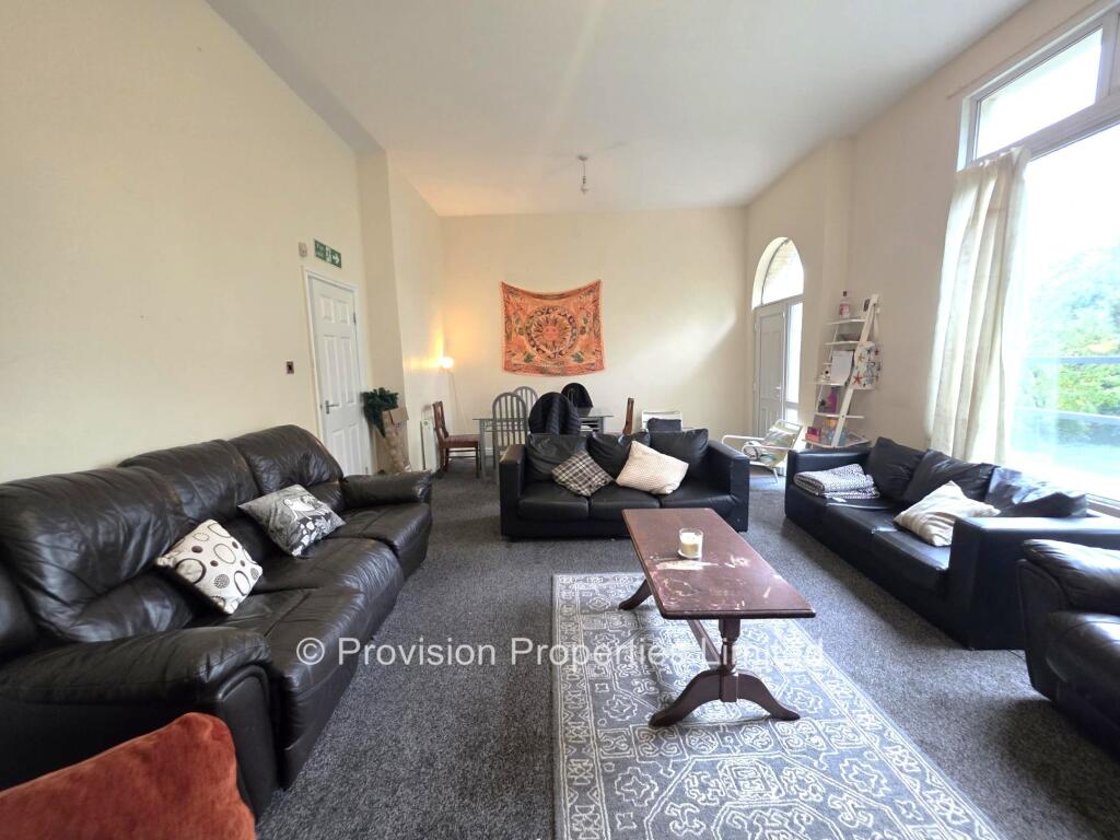 Moorland Avenue, Hyde Park, Leeds, LS6