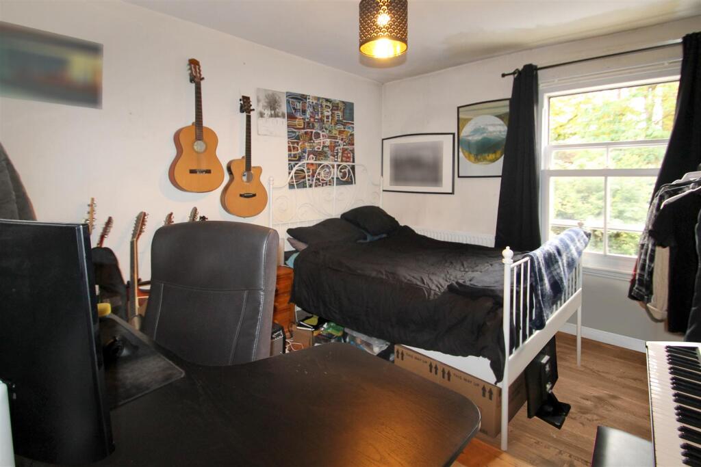 House in Northampton, Thrapston - More