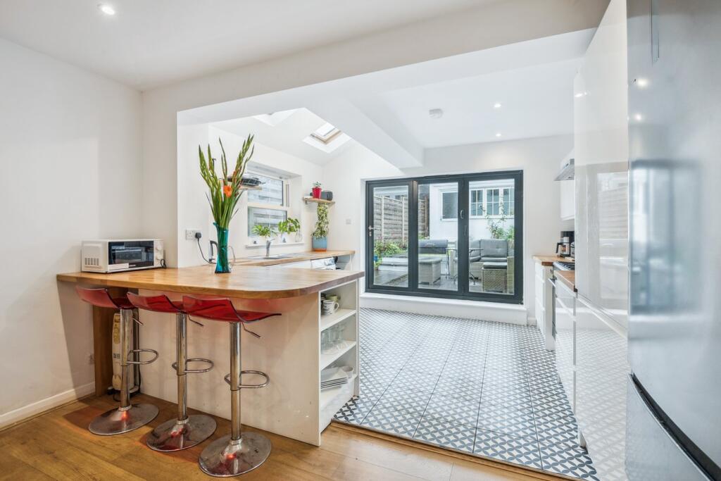 Main image of property: Orchard Grove, Chalfont St Peter, Gerrards Cross, SL9
