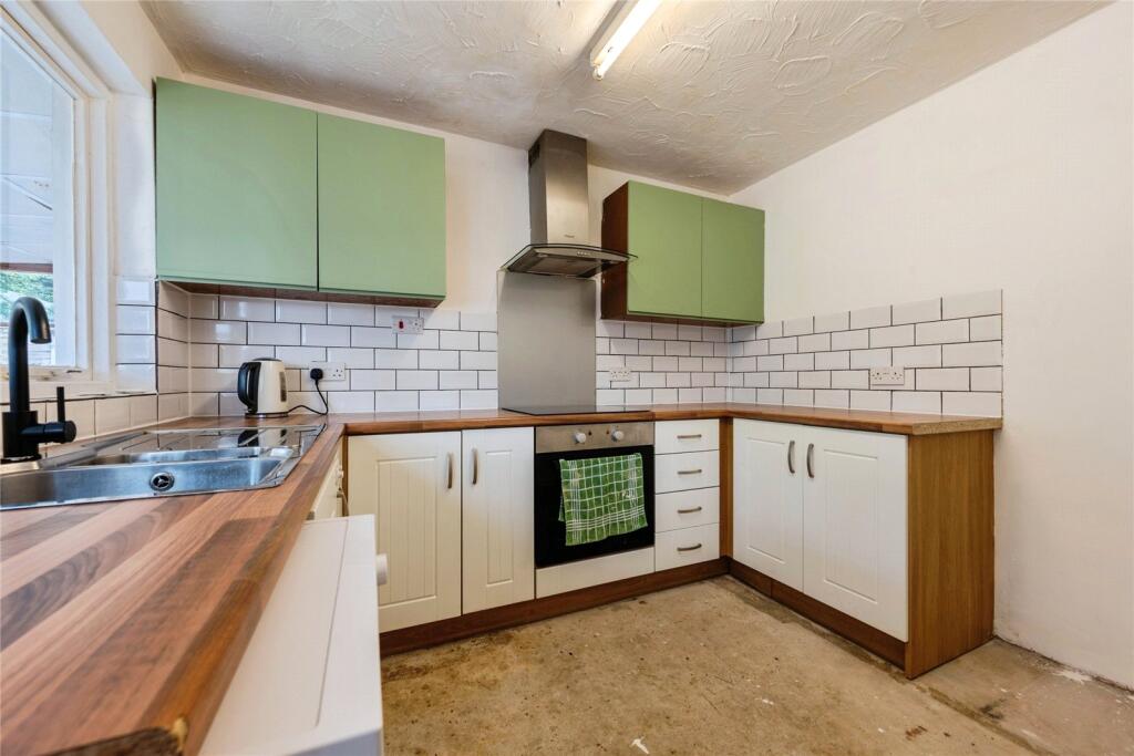 House in Plymouth - View 5