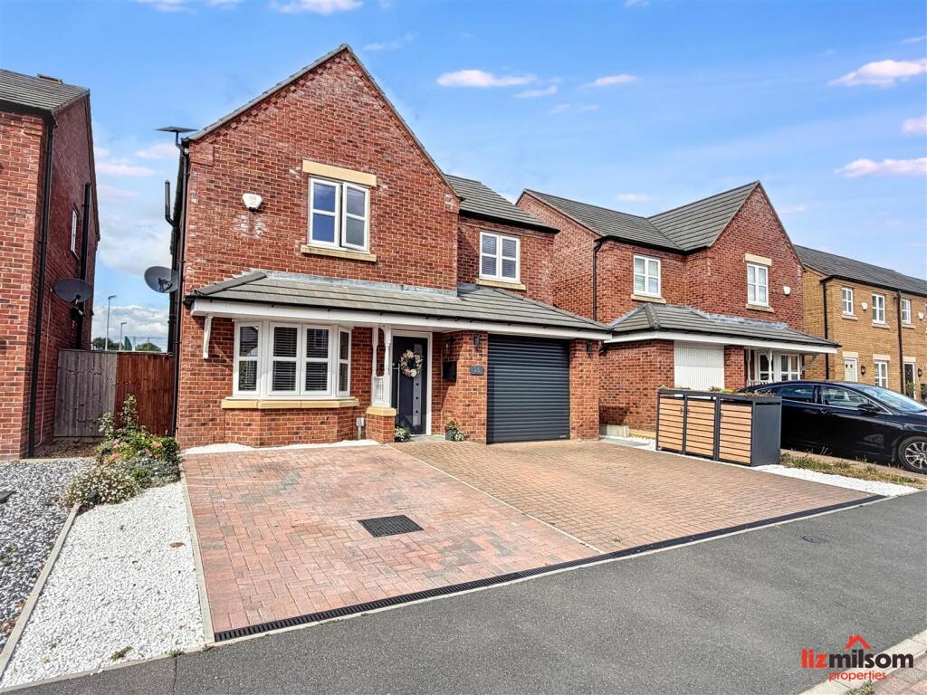 Main image of property: Patina Way, Swadlincote DE11 0WP