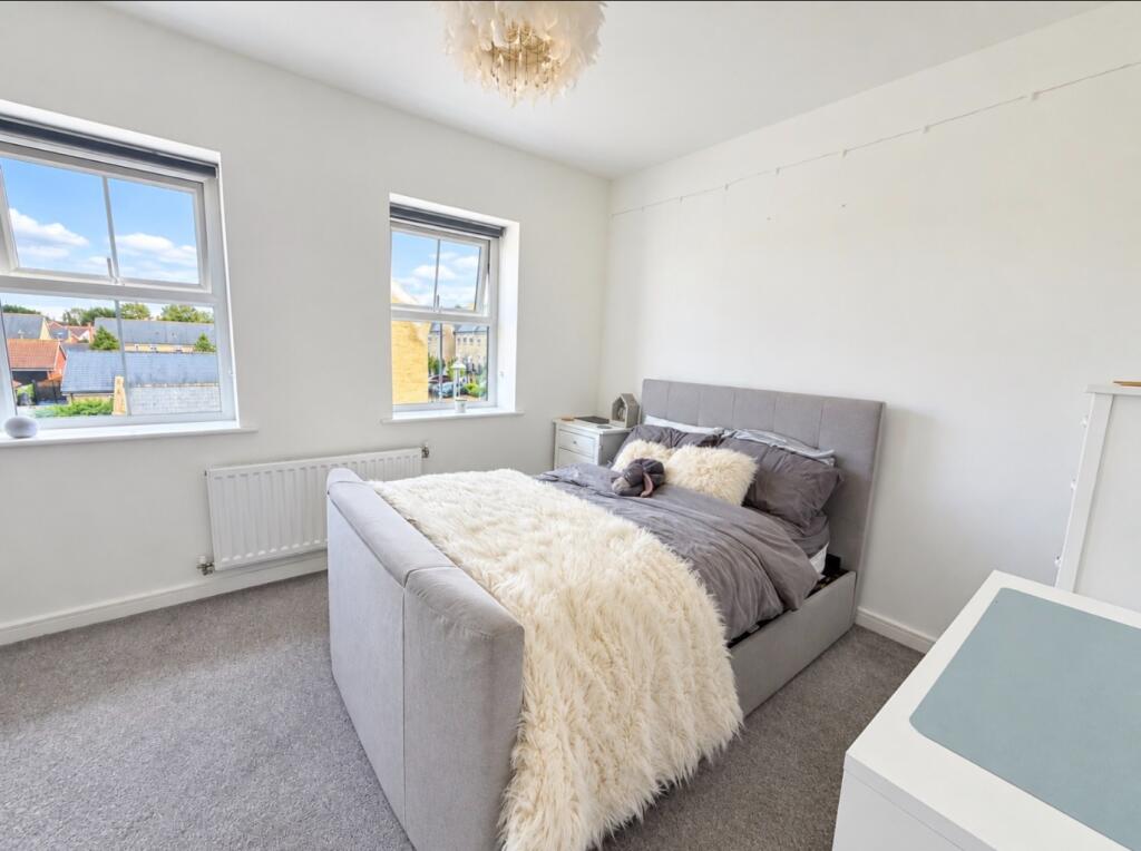 Apartment in Southend-on-Sea - View 5