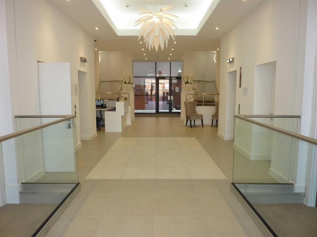 Apartment in Slough - View 2