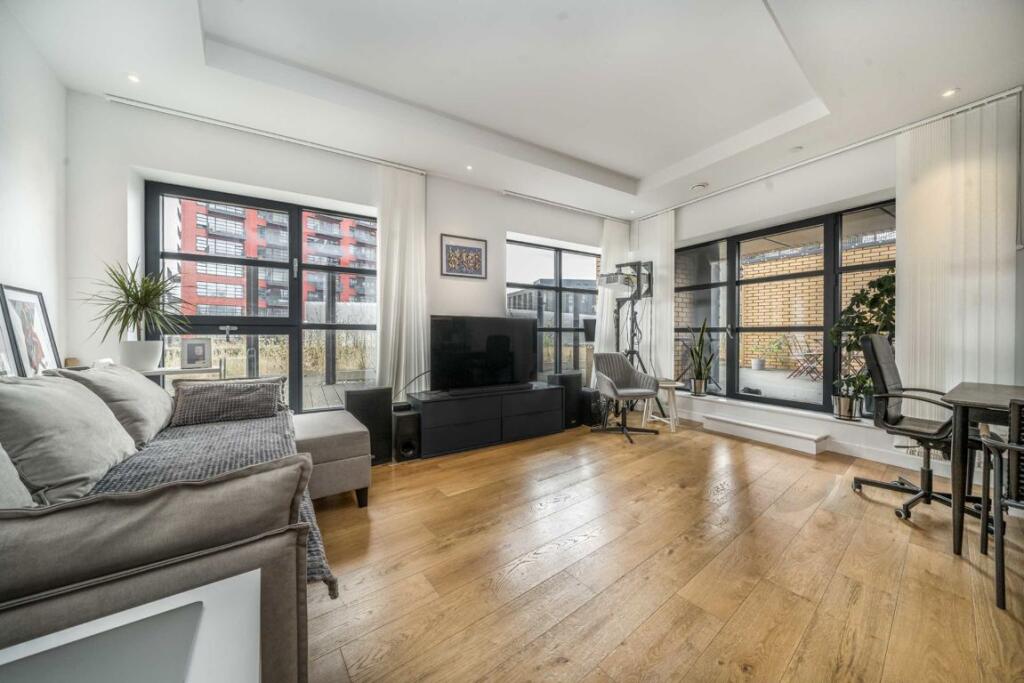 Apartment in London, London City Island, Blackwall - View 2