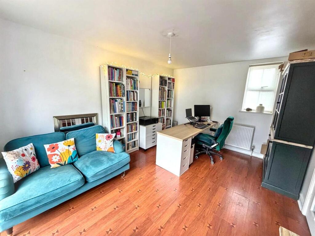 House in Bradford - View 5