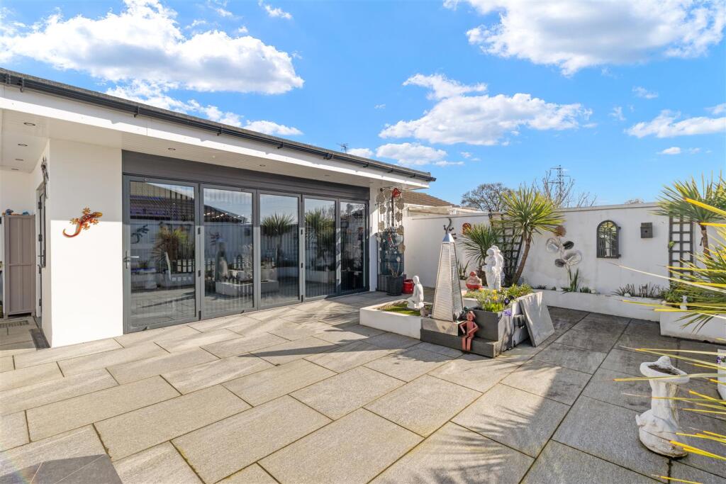 Drockmill Close, Polegate photo 4