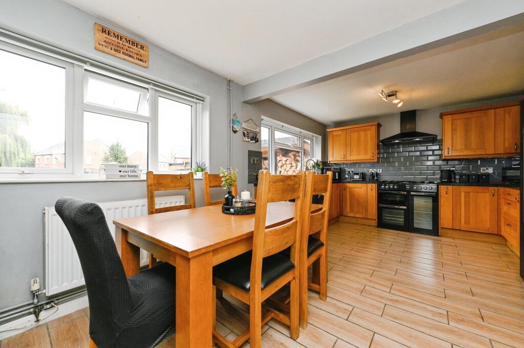 Lancaster Drive, Long Sutton, PE12 photo 3