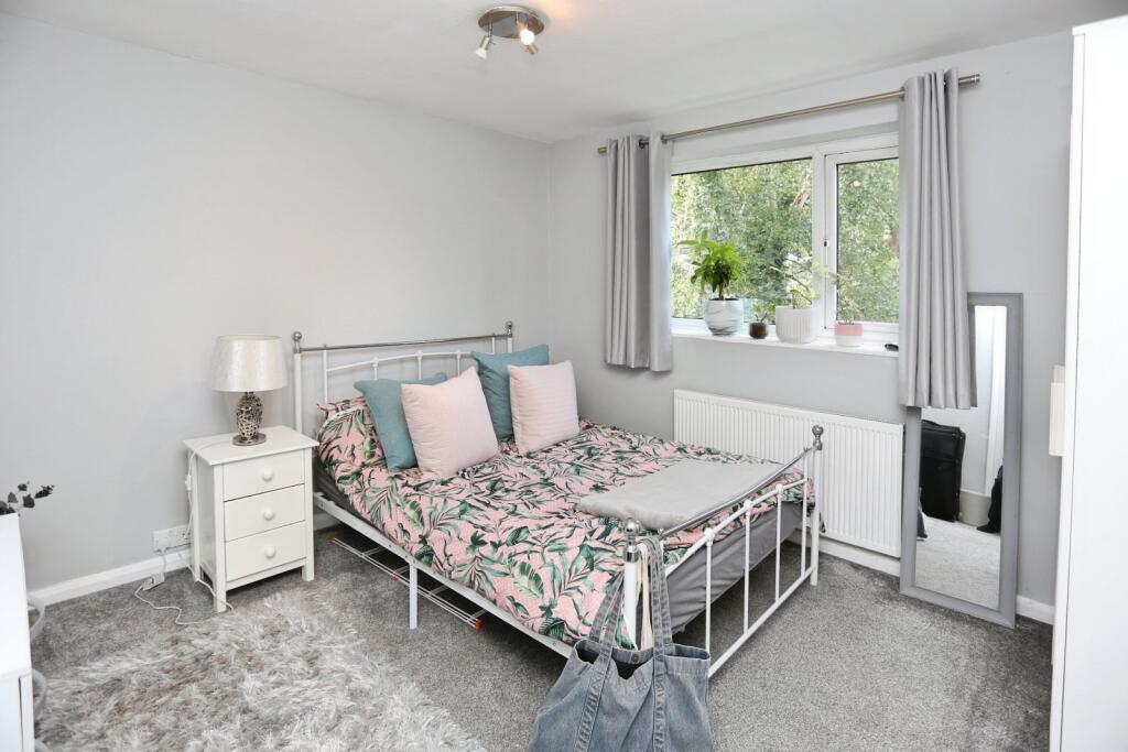 House in Stockport, Heaton Chapel - More