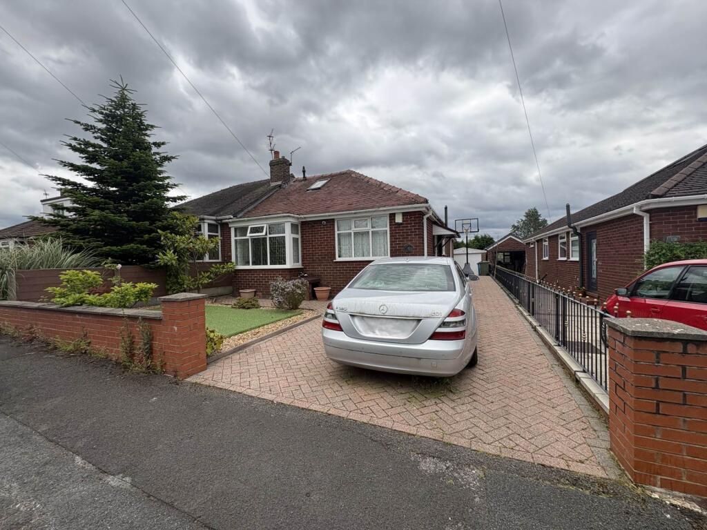 Main image of property: 17 Ribble Avenue, Oldham