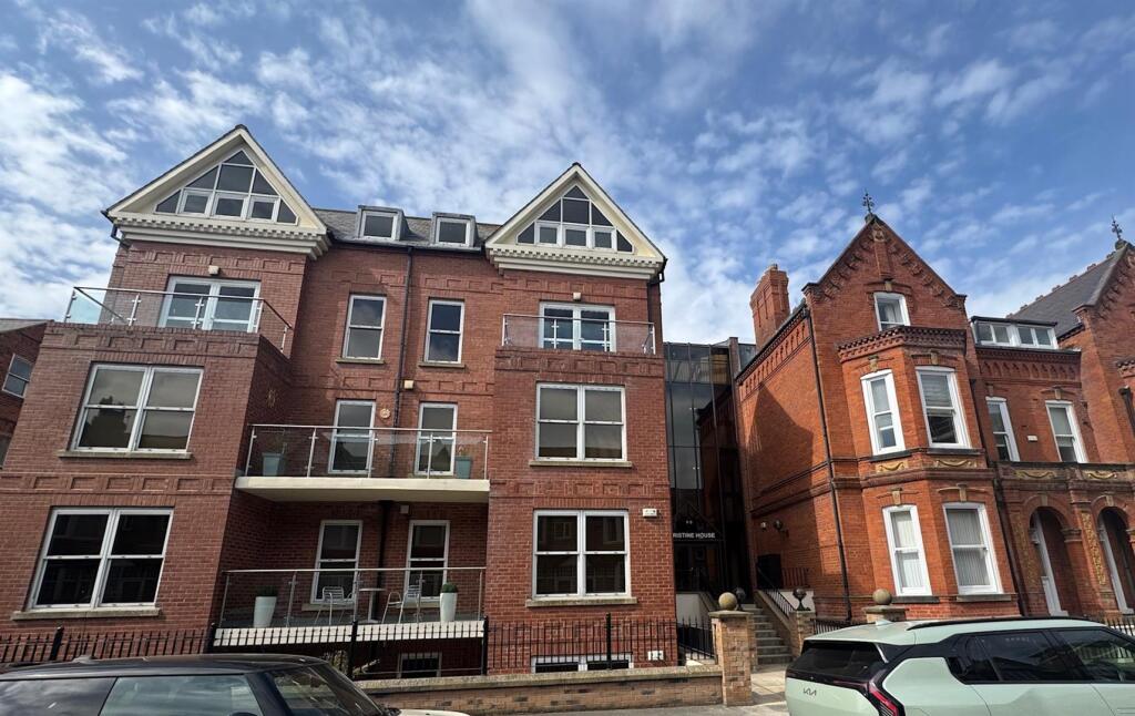 Main image of property: Avenue Victoria, Scarborough