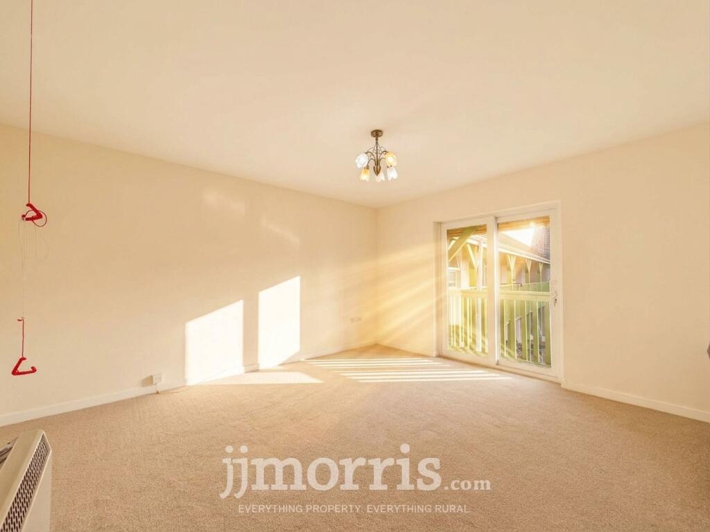 Apartment in Swansea - View 3