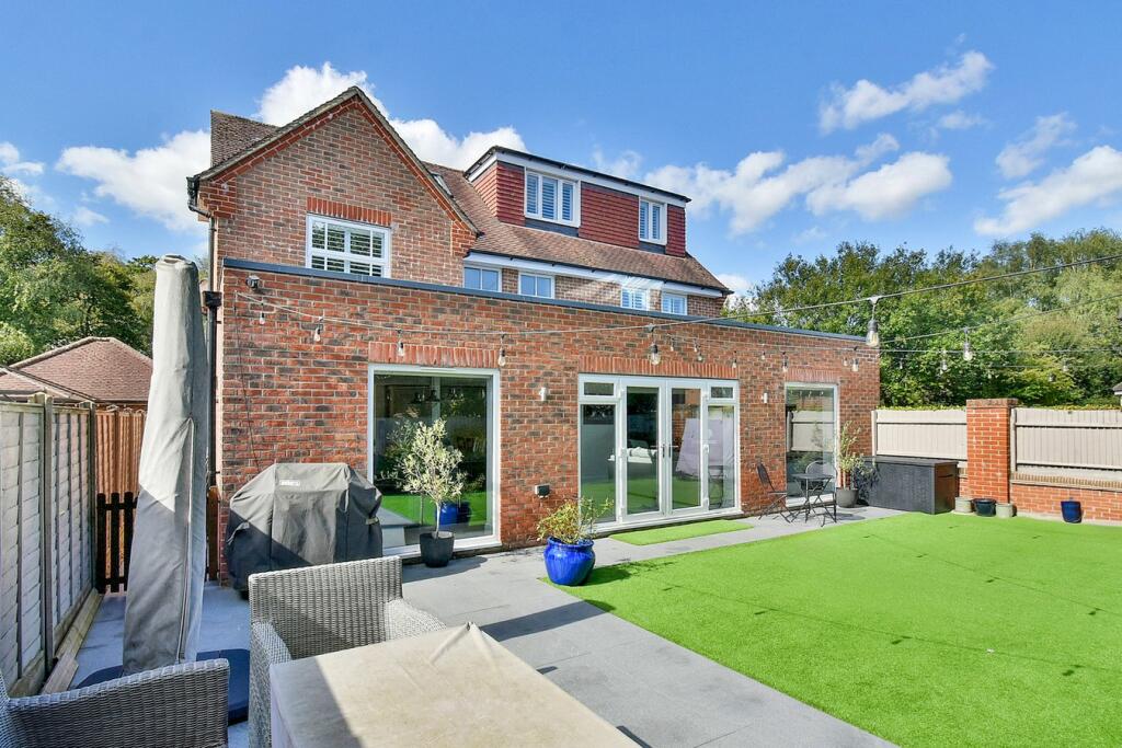 House in Ferndown, The Camelias - View 2