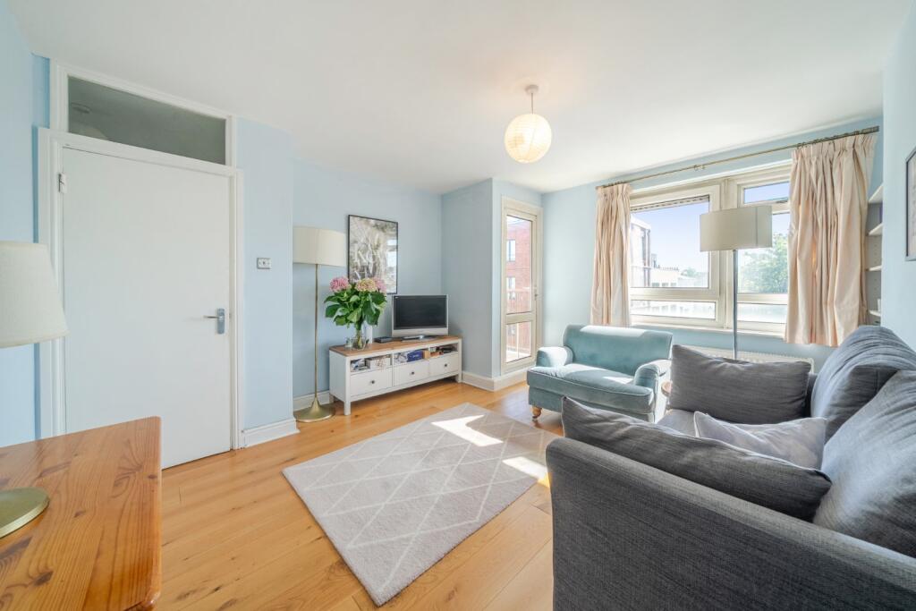 Main image of property: Hydethorpe Road, London, SW12