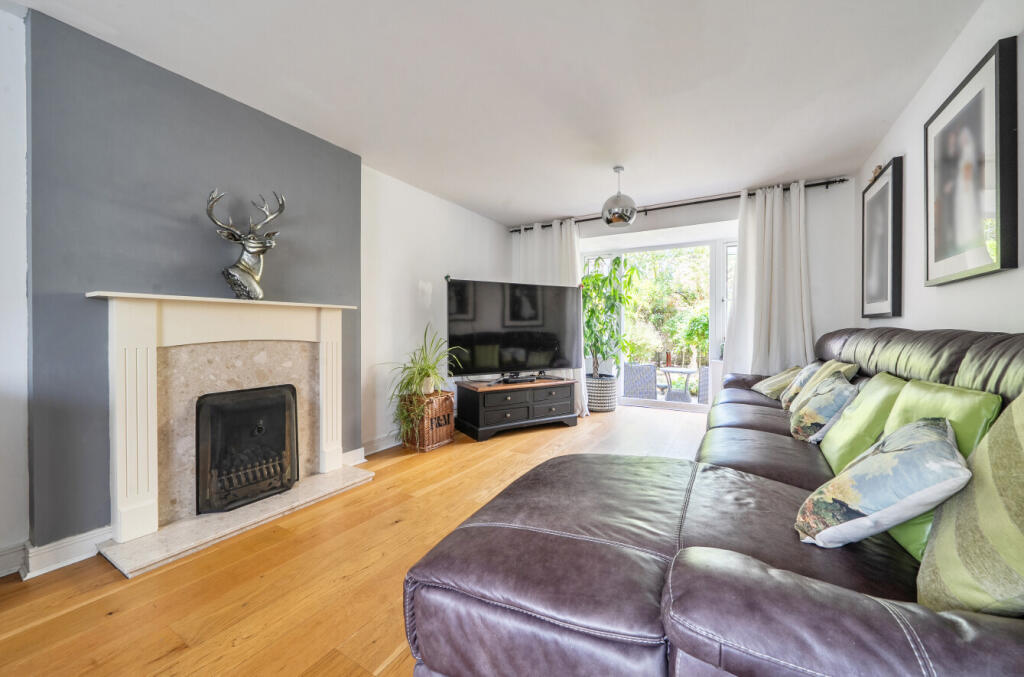 Berryfield Way, Carterton, Oxfordshire photo 4