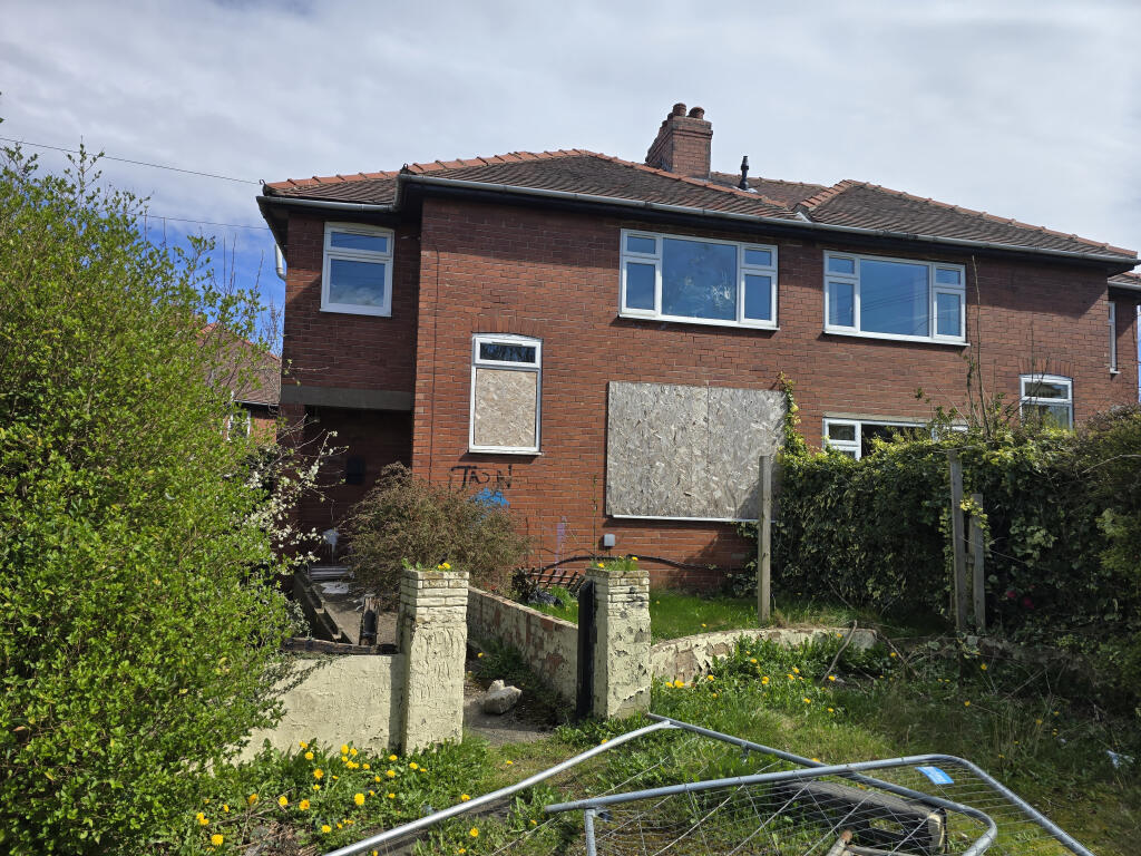 Main image of property: 5 Park Estate, South Kirkby, Pontefract, West Yorkshire, WF9