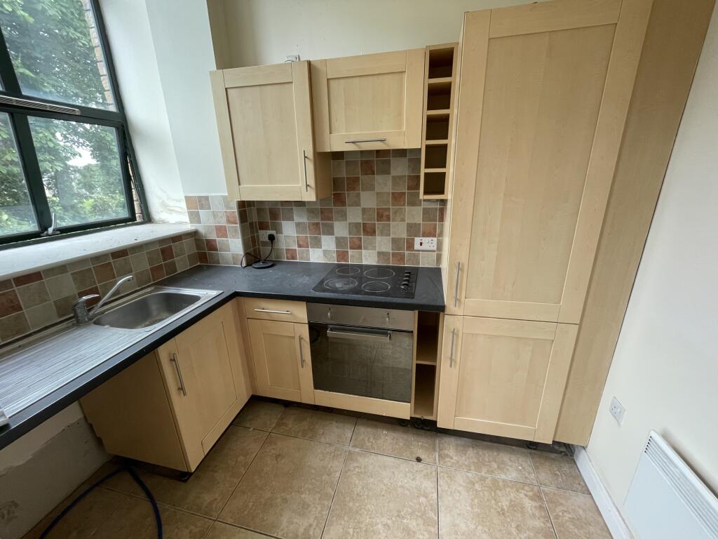 Apartment in Bradford, Keighley - View 4