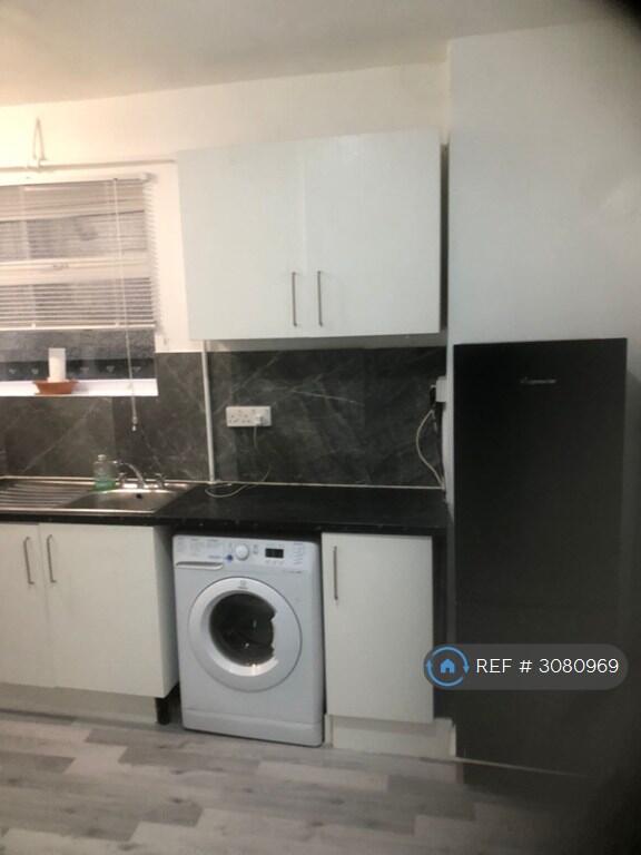 Apartment in Twickenham - More