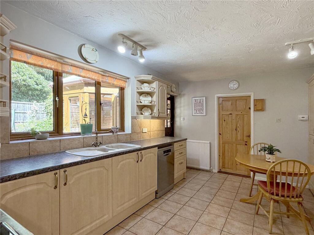 Midhurst, West Sussex photo 4