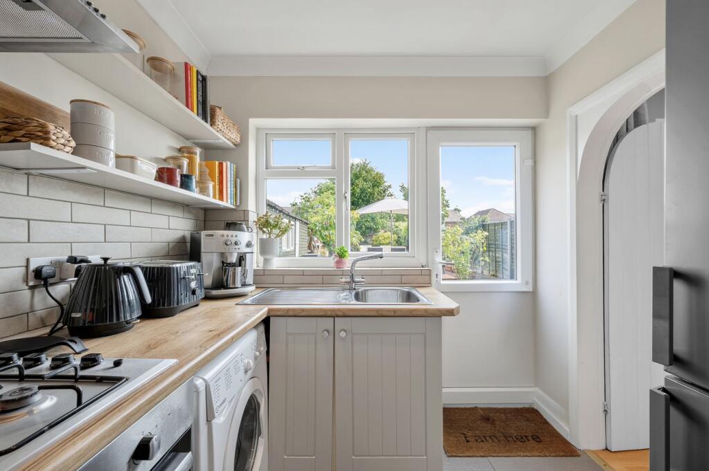 House in Walton-on-Thames, Surrey - View 4
