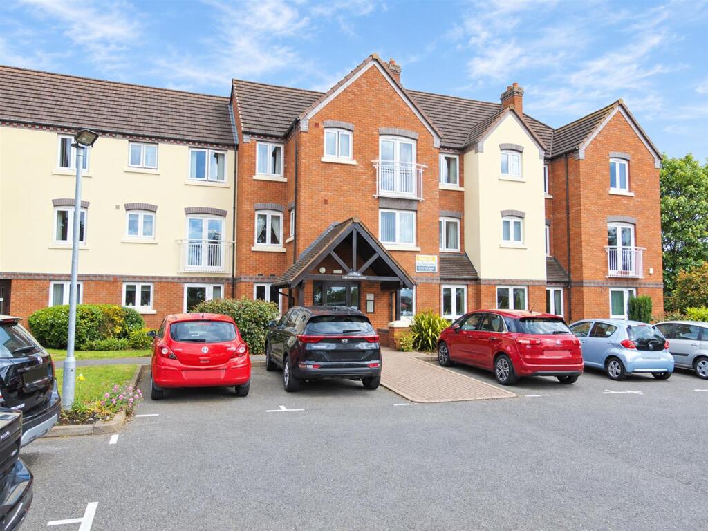 1-bed house on Croxall Court, Leighswood Road, Aldridge, £120,000