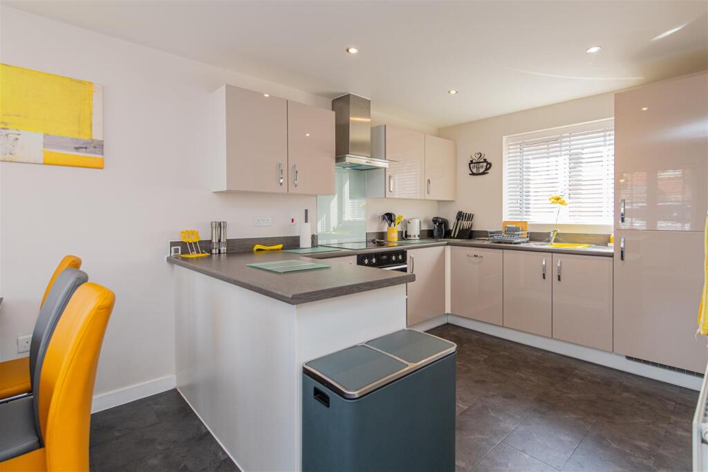 House in Weldon, Weldon Park, Priors Hall Park - View 3