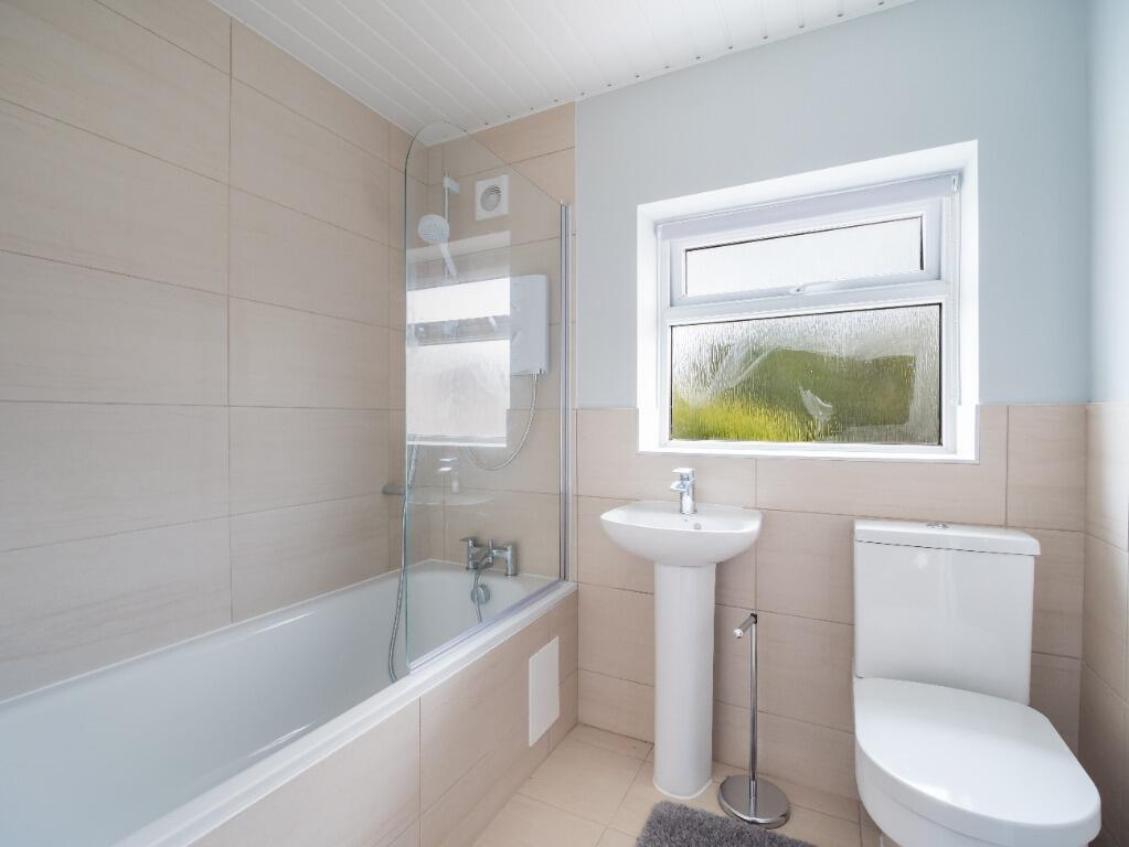 5 bedroom terraced house for rent