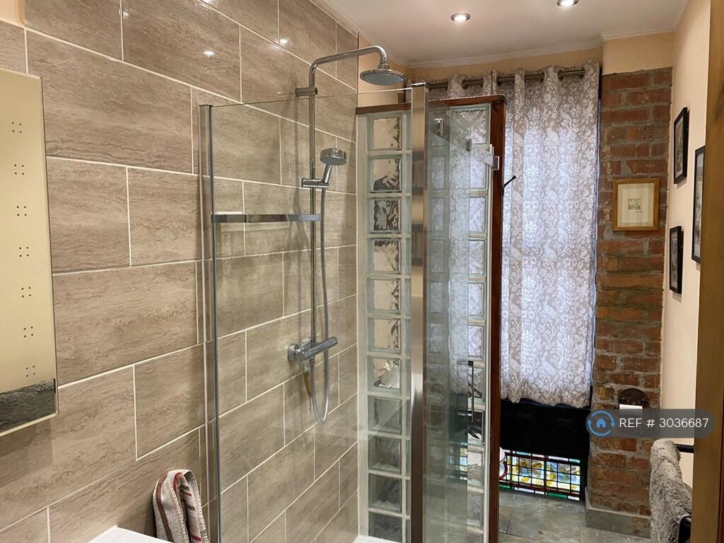 Apartment in Northampton - View 4