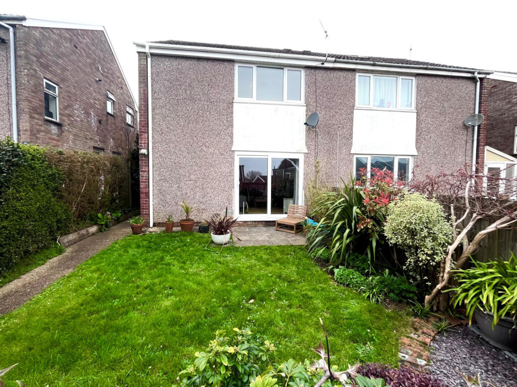 Main image of property: 16 Cross Acre, West Cross, Swansea, Sa3 5nw