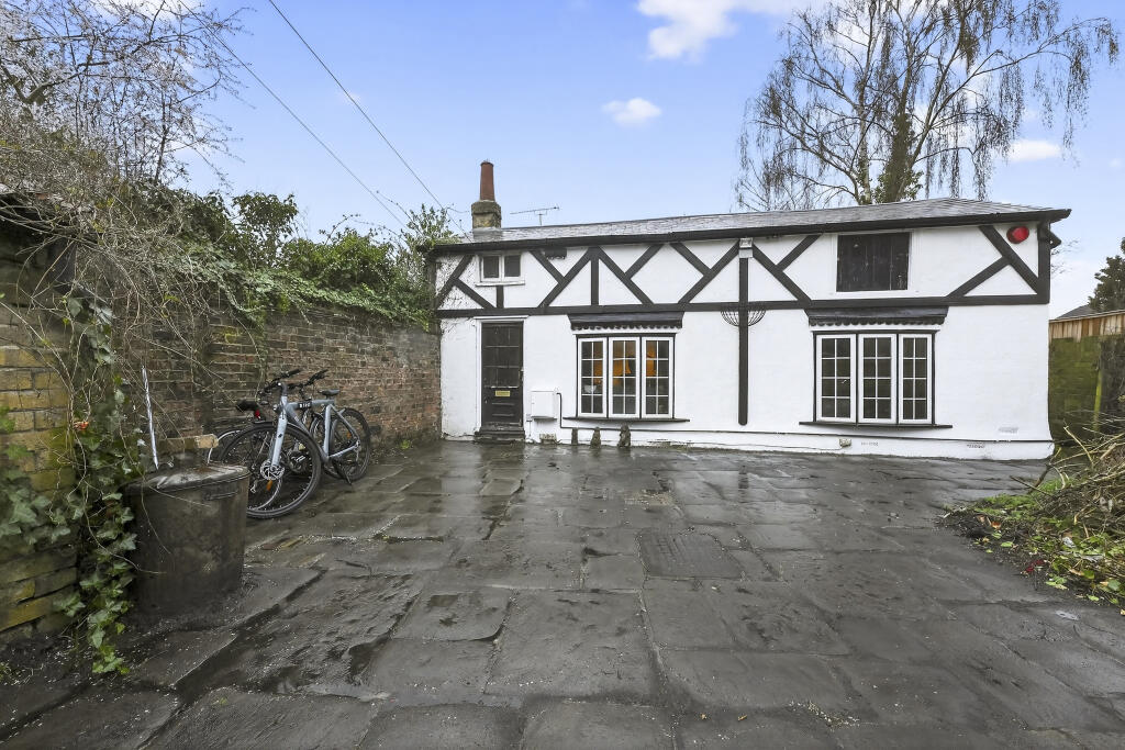 Main image of property: Flamstead End Road, Waltham Cross, EN8