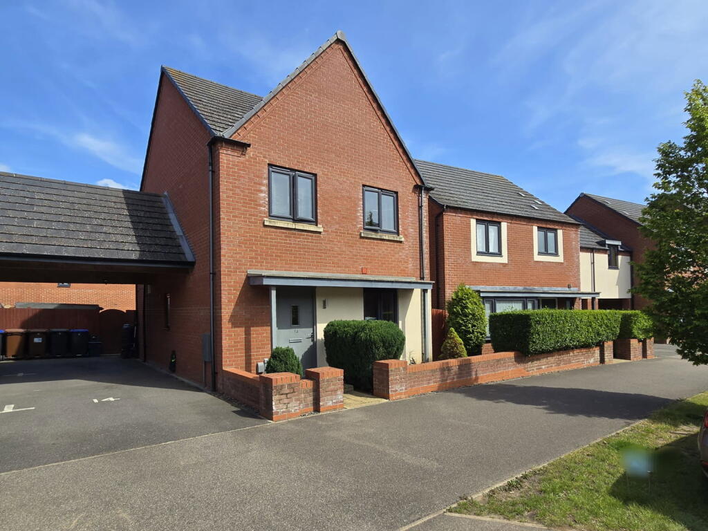 Main image of property: Kent Road South, Northampton, NN5 4WD
